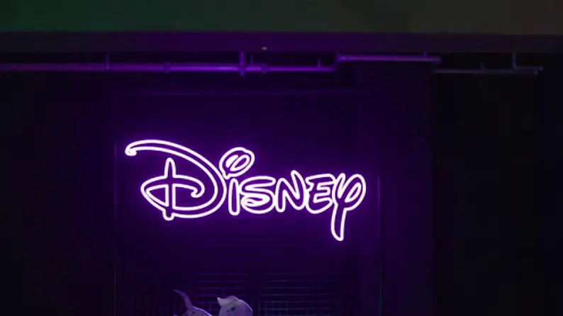 Disney تنشئ فريق عمل للذكاء الاصطناعي: استكشاف التوفير وتكامل الذكاء الاصطناعي من أجل مستقبل ساحر