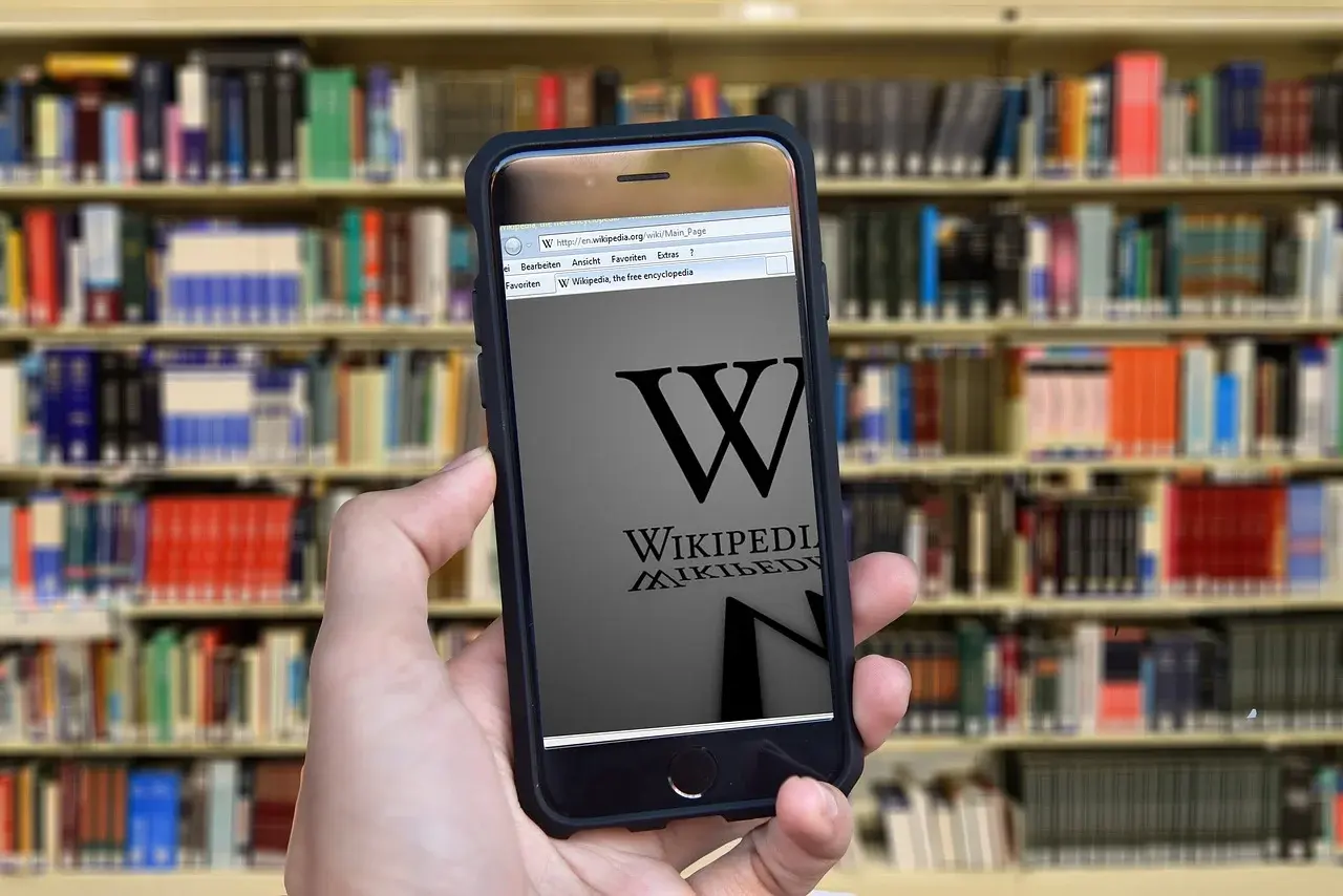 TikTok arbeitet mit Wikipedia zusammen, um Suchergebnisse zu verbessern