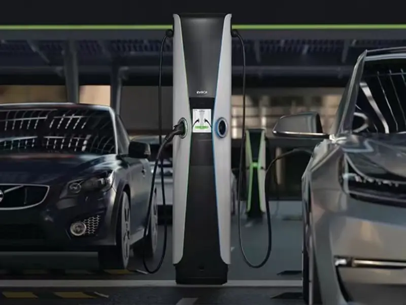 商用 EV 充電ステーションのコストはいくらか？