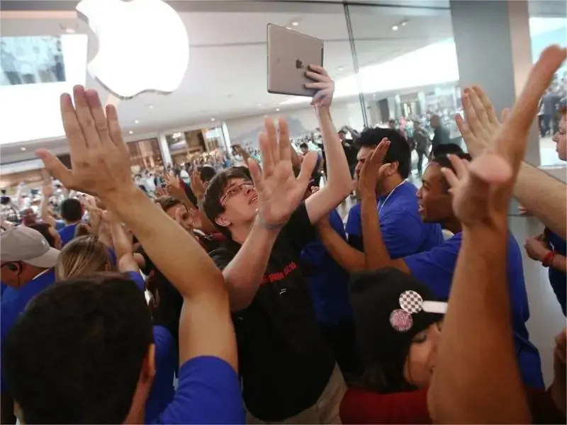 Editorial image for 104 Employees in the US Apple petition to unionise.