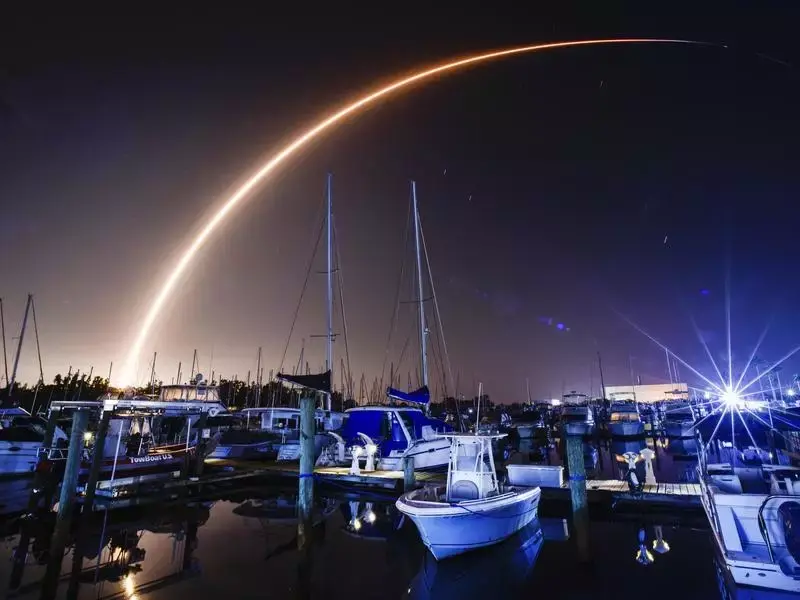 太陽嵐が Musk の Starlink 衛星を混乱させる