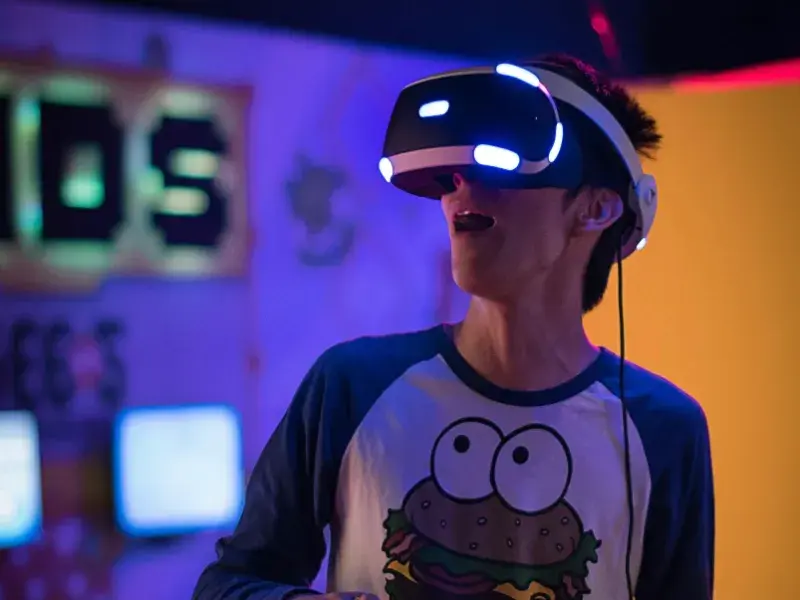 Rokid、新型 AR グラス「Rokid AR Lite」が Kickstarter 目標を 1 日で大幅突破