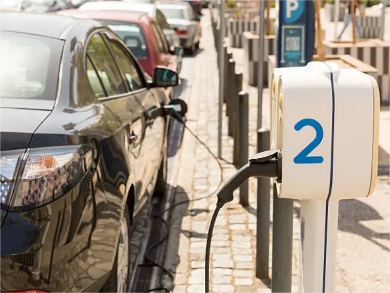 EV 充電器はなぜそんなに高いのか？