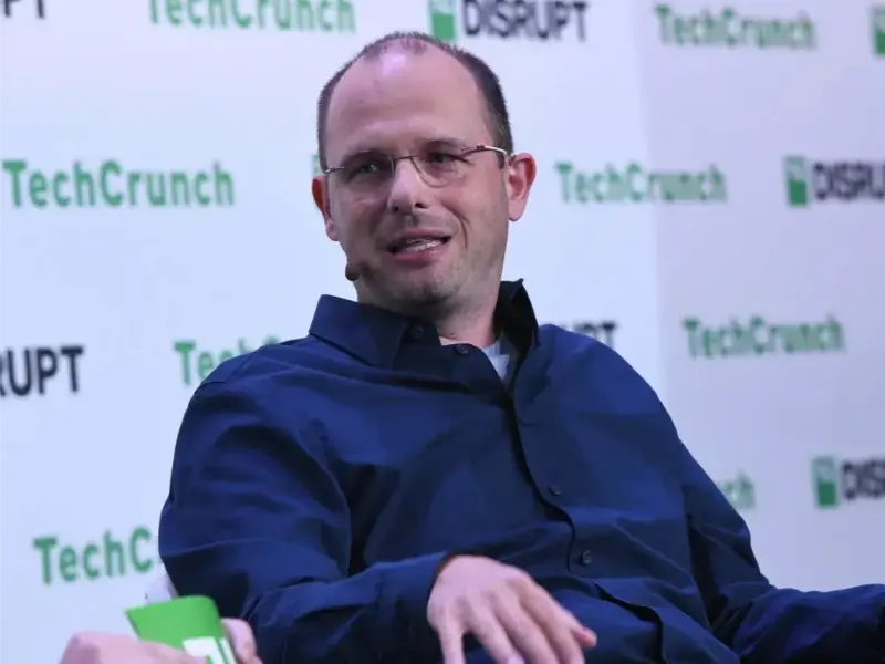CEO de GitHub aboga por la competencia y el código abierto en la IA