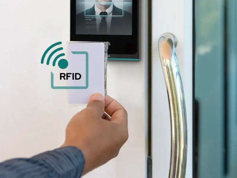 RFID カード：アクセスと識別の革新