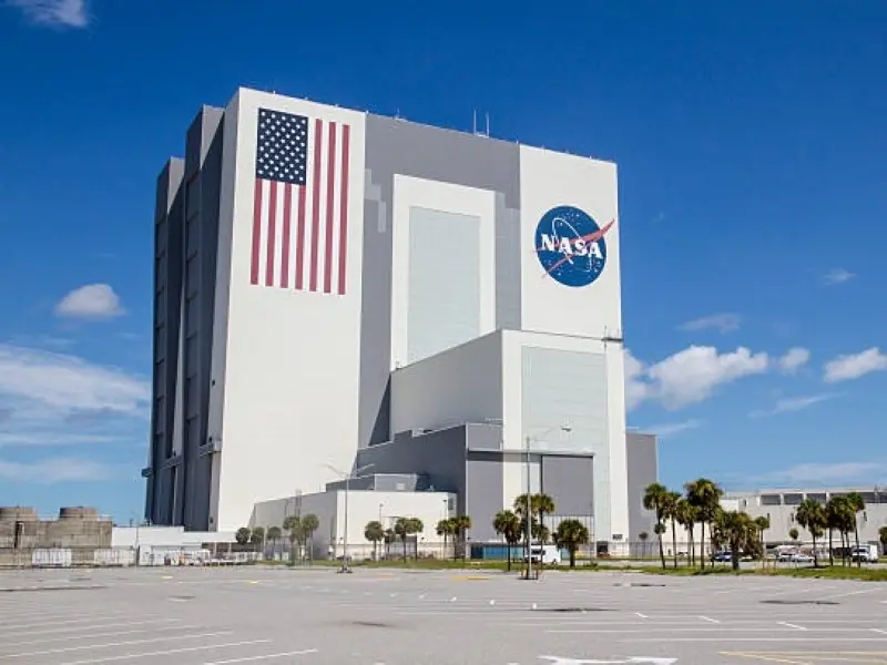 Boeing Starliner achève son retour sans équipage sur Terre