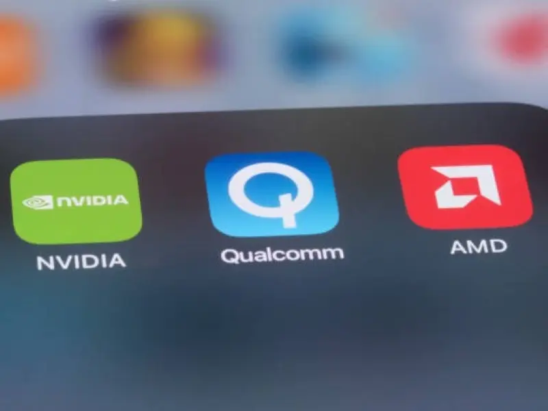 Qualcomm explore l'acquisition potentielle d'Intel dans un contexte de difficultés pour le fabricant de puces