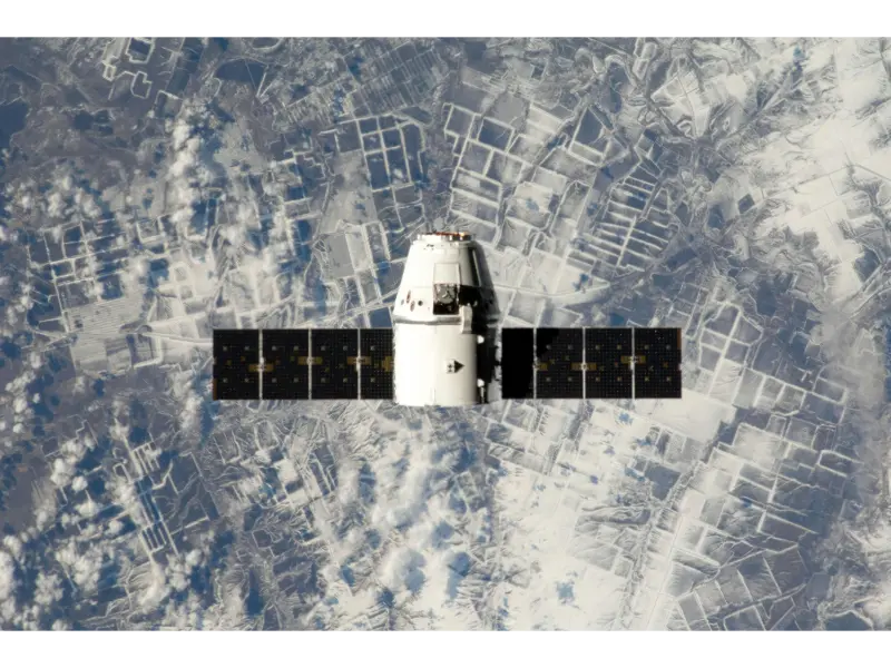 宇宙ごみの深刻化を受け、SpaceX と ESA が解決策を協議
