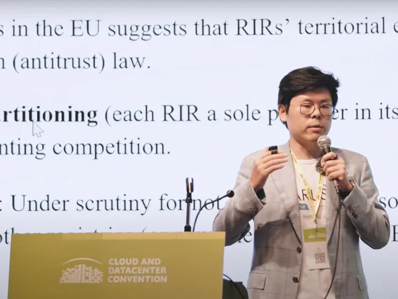 Lu Heng، الرئيس التنفيذي لـ LARUS، يدعو إلى قابلية نقل IP في Japan مركز بيانات Forum