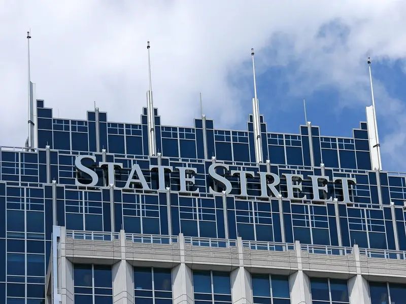 State Street：Sara Mathew 出任独立首席董事