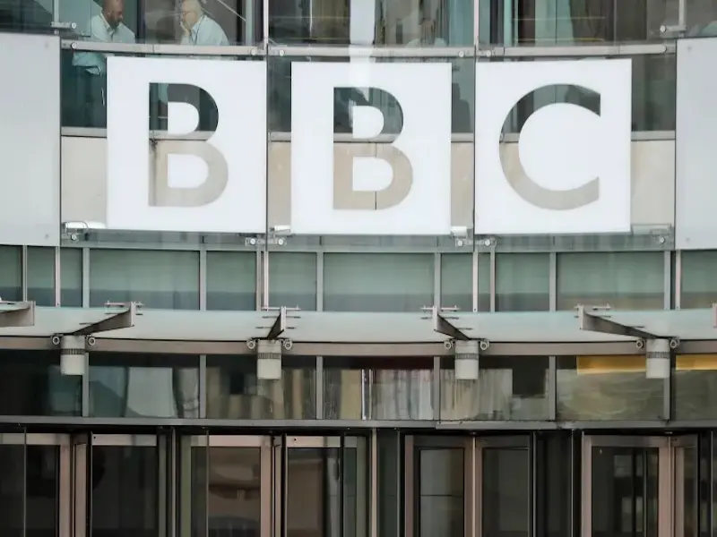 BBC 未具名主持人涉购买青少年色情照遭停职,引发媒体问责大辩论