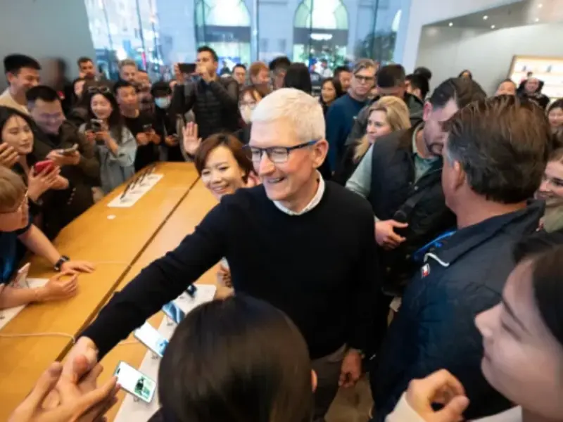 Apple-CEO Tim Cook besucht Shanghai bei fallenden iPhone-Verkäufen in China