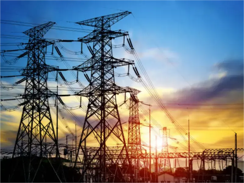 How do power transmission and distribution systems work?