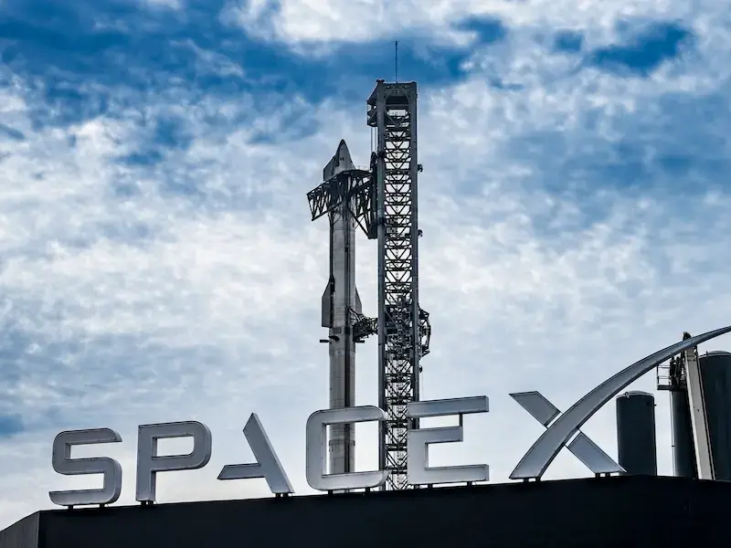 SpaceX إيلون ماسك: تقييم 250 مليار دولار مع عرض شراء