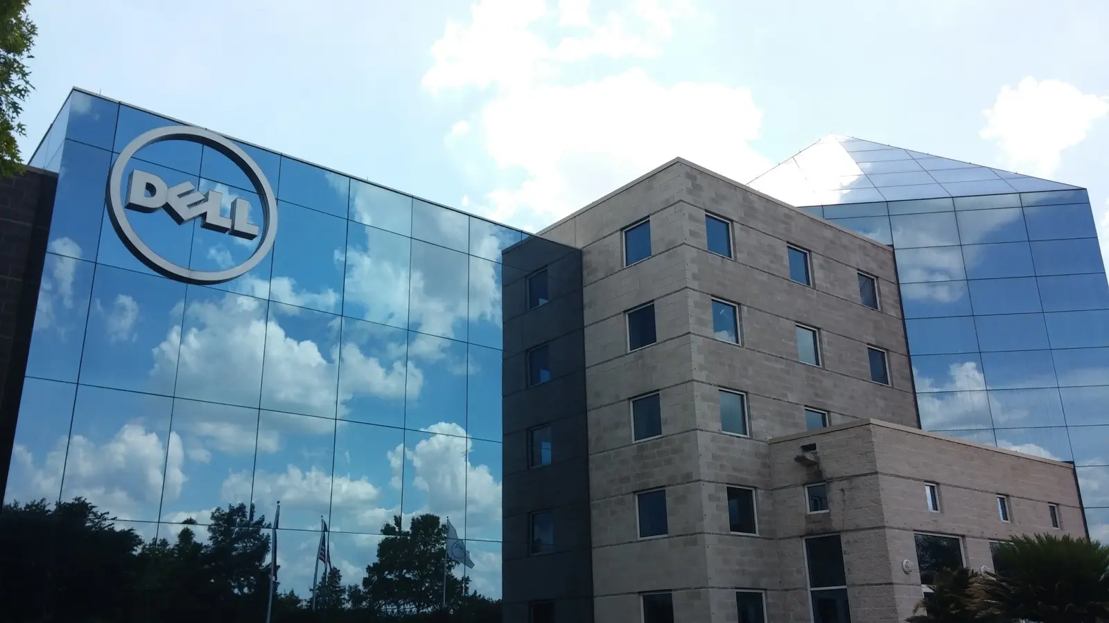 Dell Technologies meldet 11.000 Beschäftigte weniger – bei starkem Wachstum mit KI-Servern