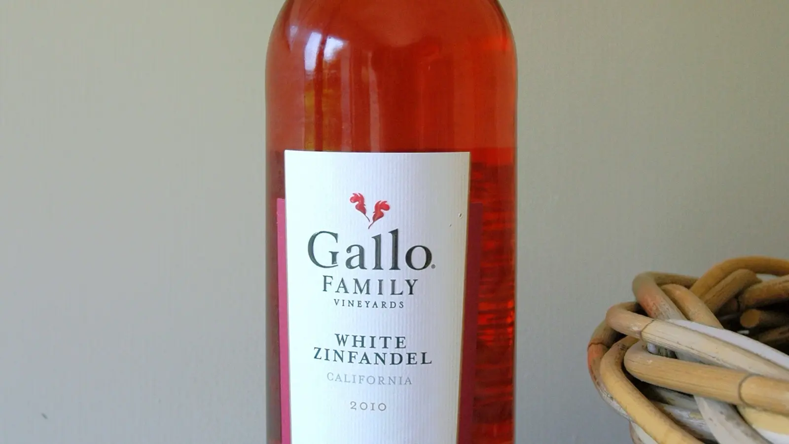 Gallo Vineyards’ Zwei-Marken-TLD-Kontrollfläche: Spec 13, RDAP und Registrierungs-Kontinuitätskosten