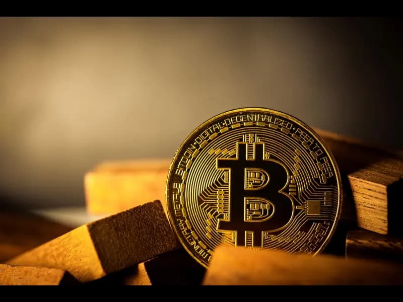تحول ترامب بشأن البيتكوين يثير تكهنات حول استراتيجيته السياسية
