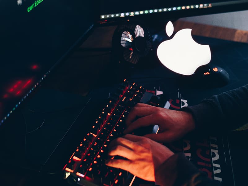 Noticia: Hackers gubernamentales atacaron a propietarios de iPhone con vulnerabilidades de día cero