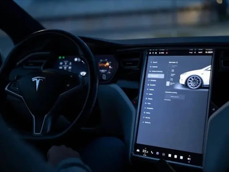 テスラ、月額 FSD サブスクリプションを 99 ドルに値下げ