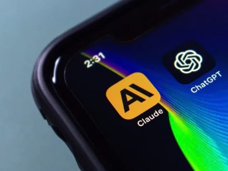 L'accueil mitigé de Claude d'Anthropic sur iOS face à ChatGPT