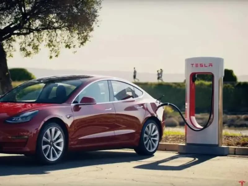 Tesla comienza a producir semiconductores de próxima generación