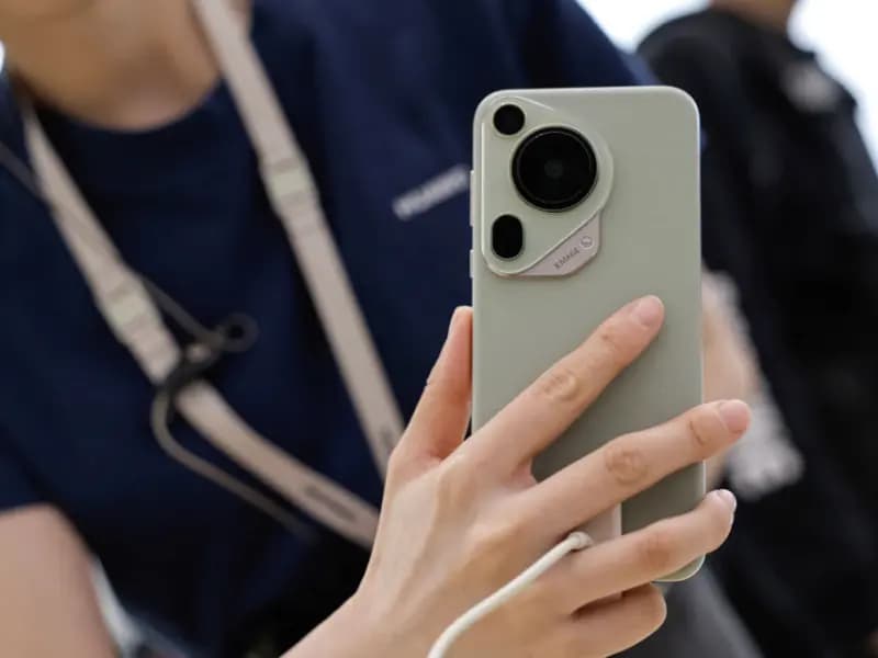 Le nouveau téléphone de Huawei utilise davantage de composants chinois, y compris une puce mémoire