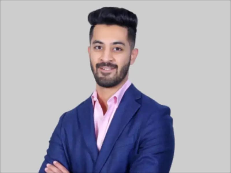 من هو بيرل كابور؟ الرئيس التنفيذي لـ Zyber 365 وأصغر ملياردير هندي