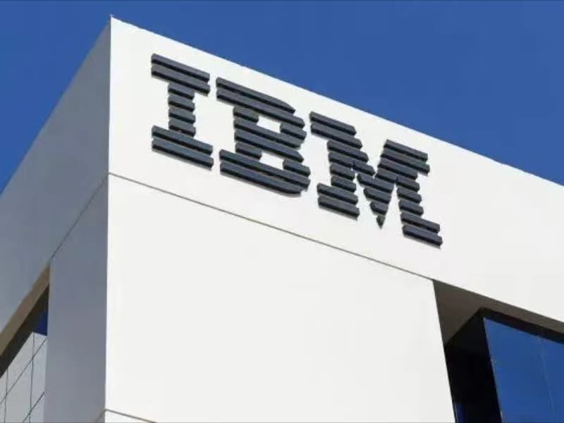 IBM 推出面向混合云环境的 AI 网络管理服务