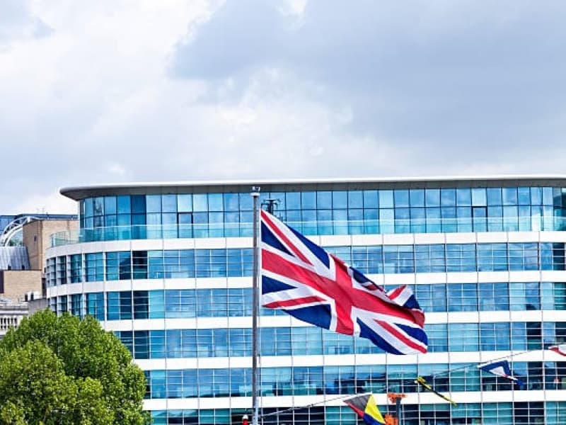 英国、データセンターを「重要国家インフラ」に指定へ