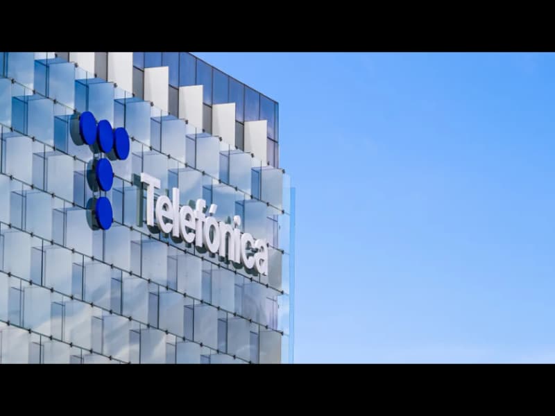 Telefónica Tech و Anjana Data يعززان حوكمة الذكاء الاصطناعي في إسبانيا