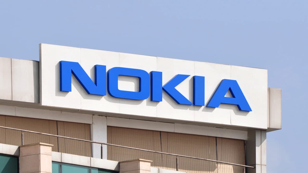 Nokia reduce las previsiones de beneficios por las divisas y los aranceles