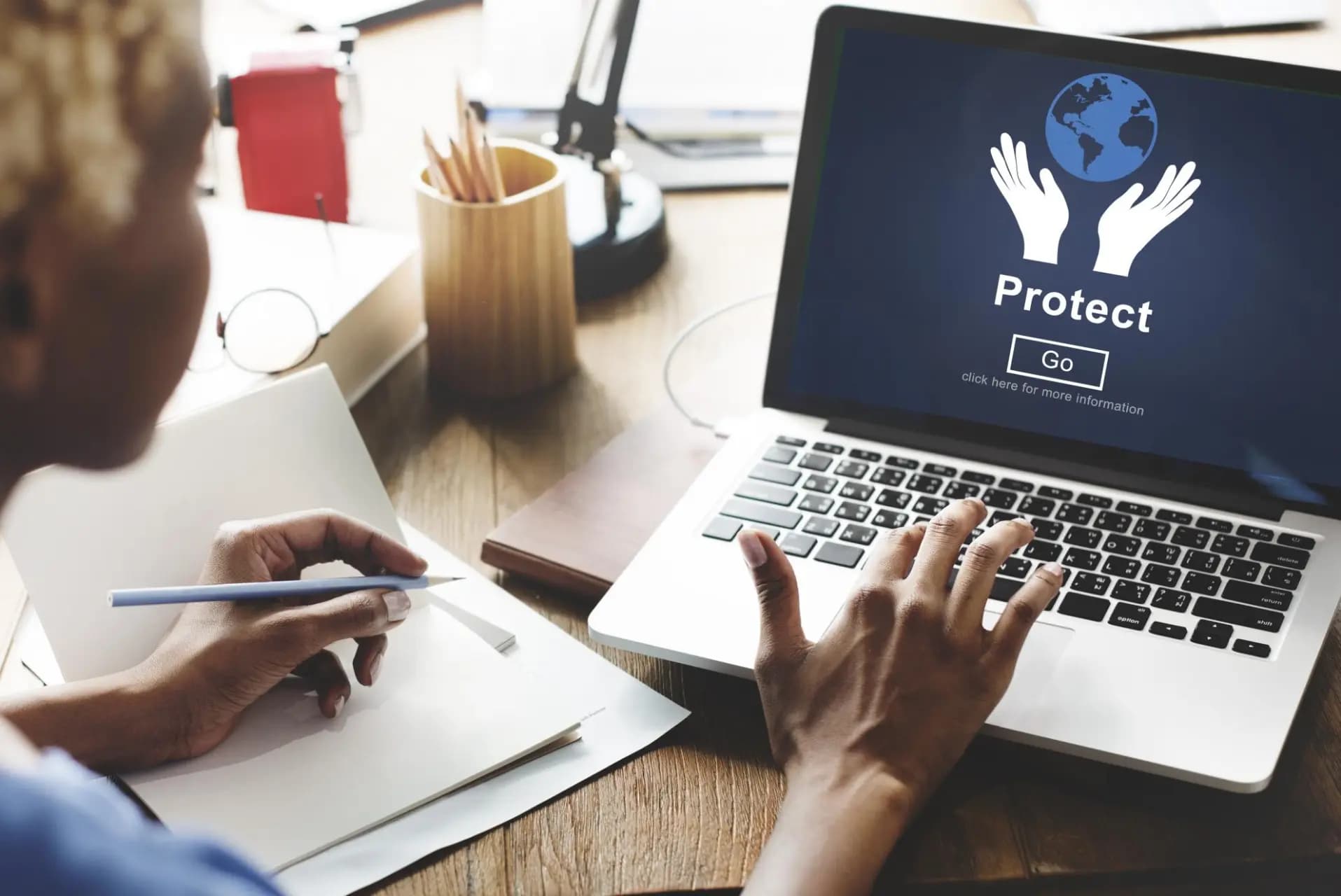 UE lanza Internet Accountability Compass para monitorear los compromisos de derechos digitales