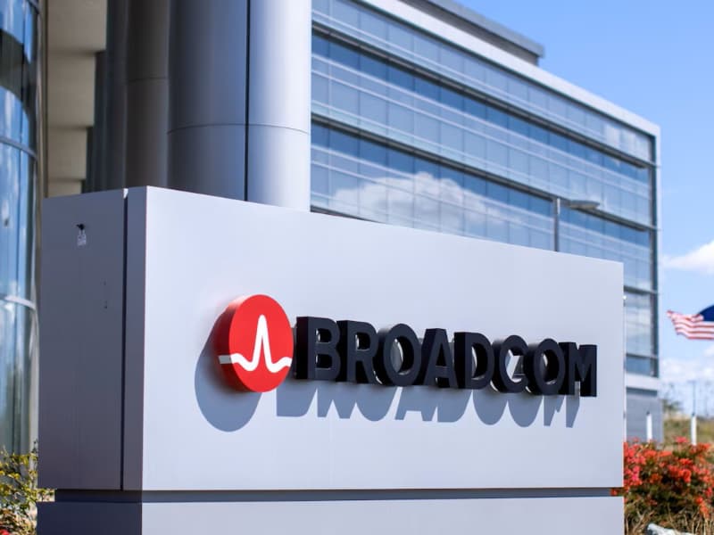 Broadcom mejora sus perspectivas ante la aceleración de la demanda de chips de IA
