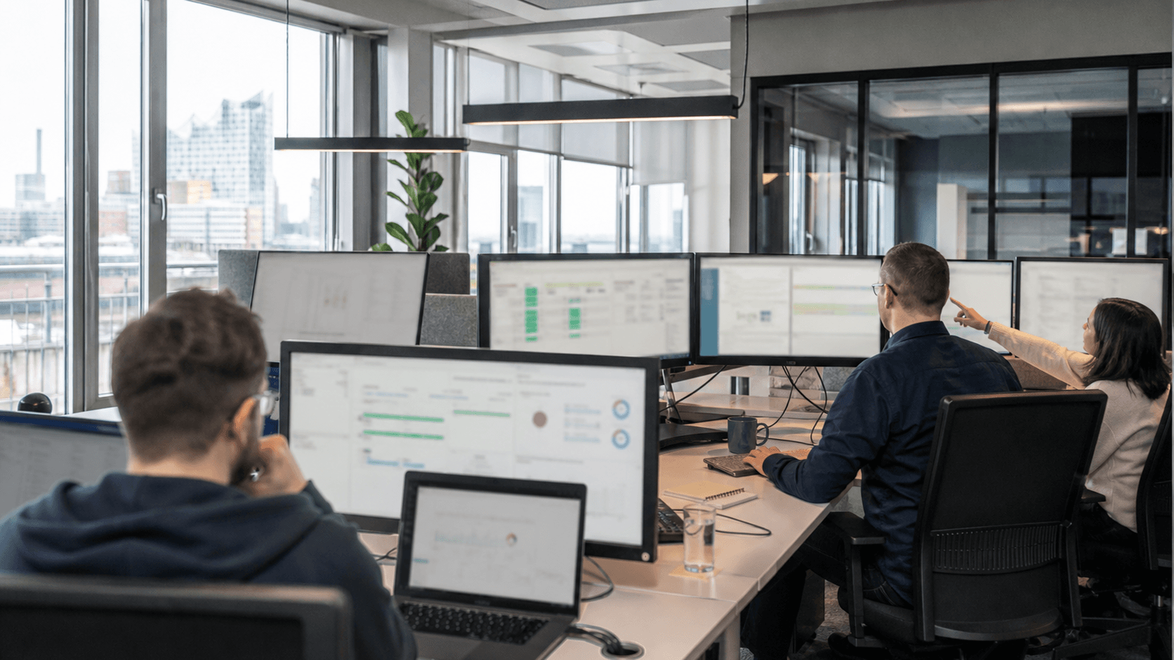 Editorial infrastructure image for IntReal Solutions GmbH