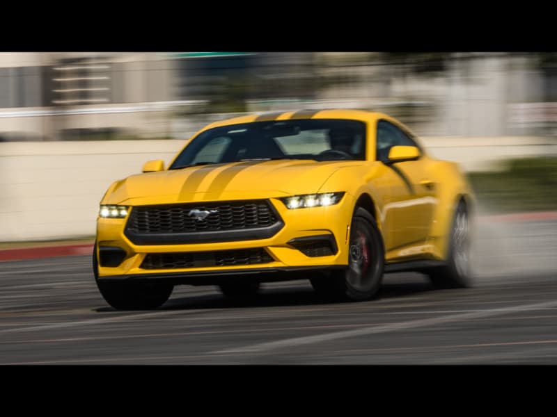 Ford Mustang réduit les prix, visant la croissance des ventes