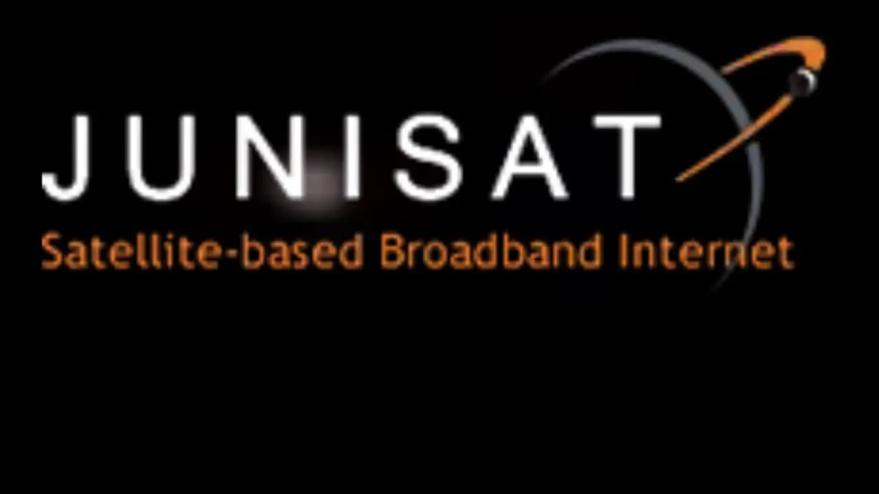 JUNISAT TIC Telecomunicaciones: Innovación Satelital y Desafíos