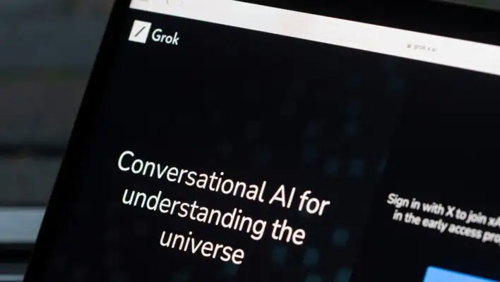 Conversational Al for understanding the universe