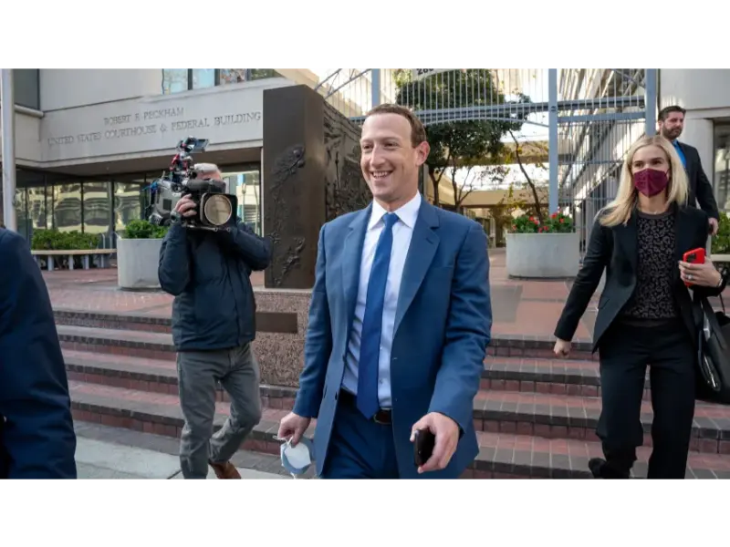 -Mark -Zuckerberg-, CEO -of -Meta,- center, -departs- from- federal -court- in -San -Jose, -California,- on- Dec. 20, 2022.-